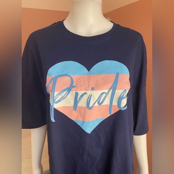 Pride Heart Navy Blue NWT Size XL Graphic Short Sleeve Tshirt - Picture 3 of 4